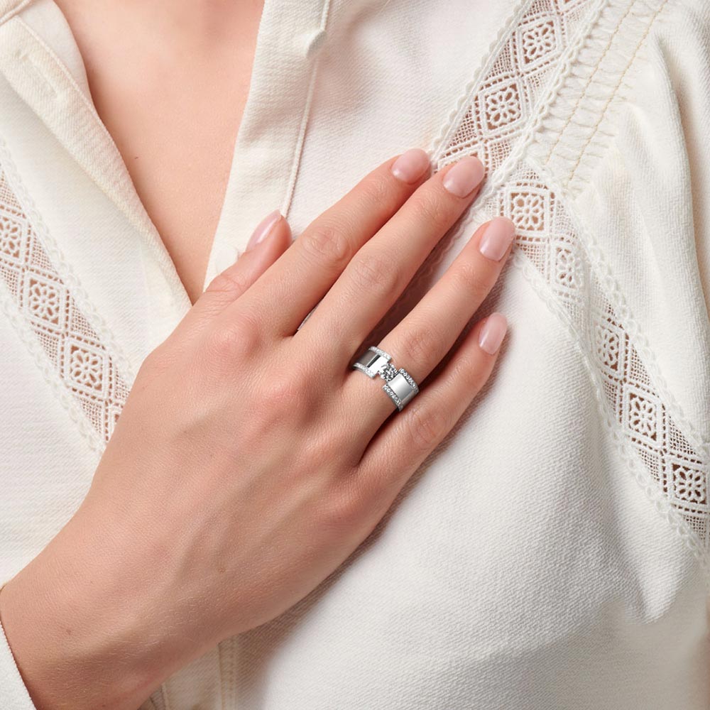 Bague bandeau pour femme avec diamants