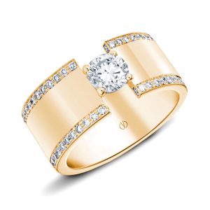 yellow gold central diamond band ring