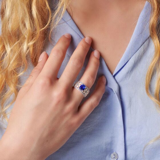 Bague bandeau Joaillerie or blanc et saphirs