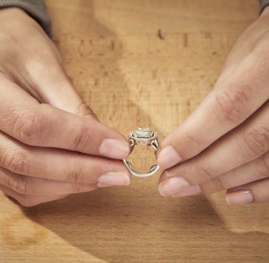 bague or blanc et diamant